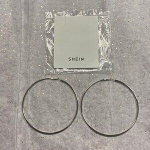 New never worn SHEIN LARGE HOOP EARRINGS!